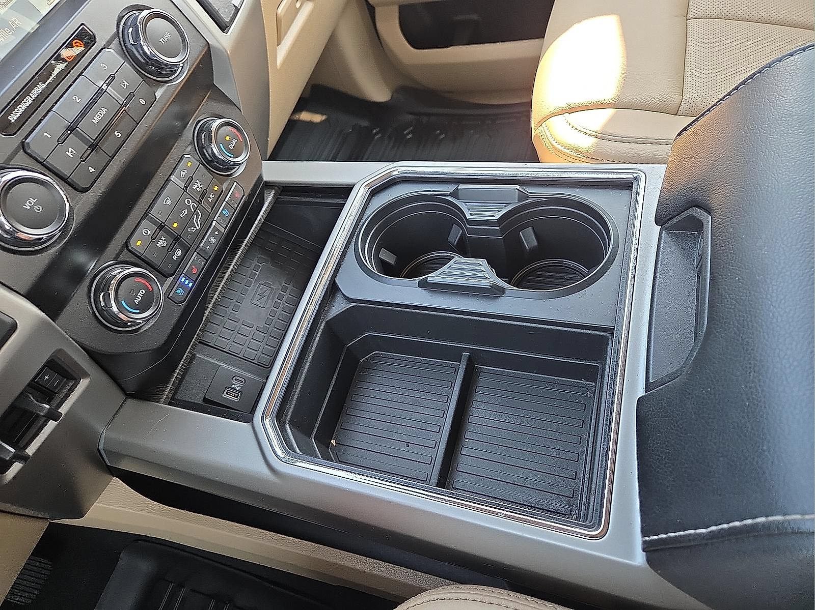 Used 2021 Ford F250 Lariat w/ Lariat Ultimate Package AWD/4WD image 25