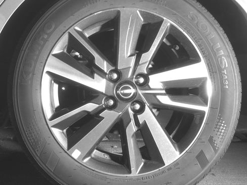 Used 2025 Nissan Versa SV image 14