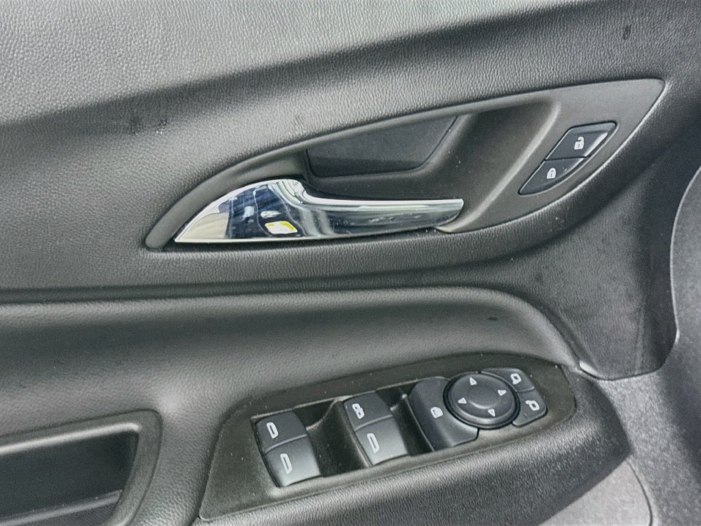 Used 2024 Chevrolet Equinox LT FWD image 18
