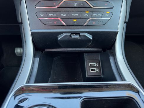 Used 2019 Ford Edge SEL w/ Equipment Group 201A FWD image 25