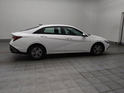 Used 2025 Hyundai Elantra SE w/ Cargo Package FWD image 10