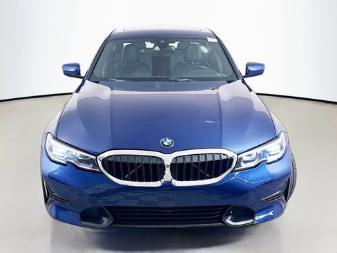 Used 2022 BMW 330i Sedan w/ Premium Package 2 RWD image 2
