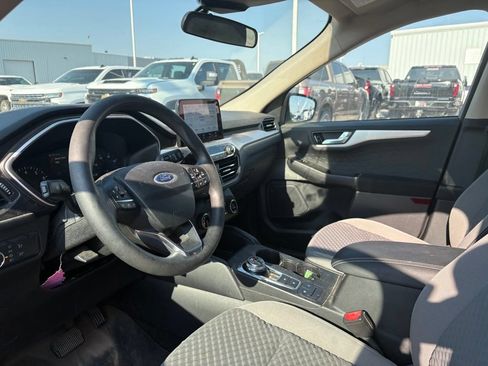 Used 2020 Ford Escape SE FWD image 12