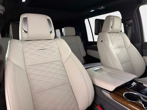Used 2026 Cadillac Escalade ESV Platinum Sport AWD/4WD image 21