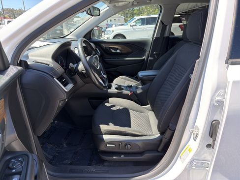 Used 2020 GMC Terrain SLE w/ Driver Convenience Package AWD/4WD image 10