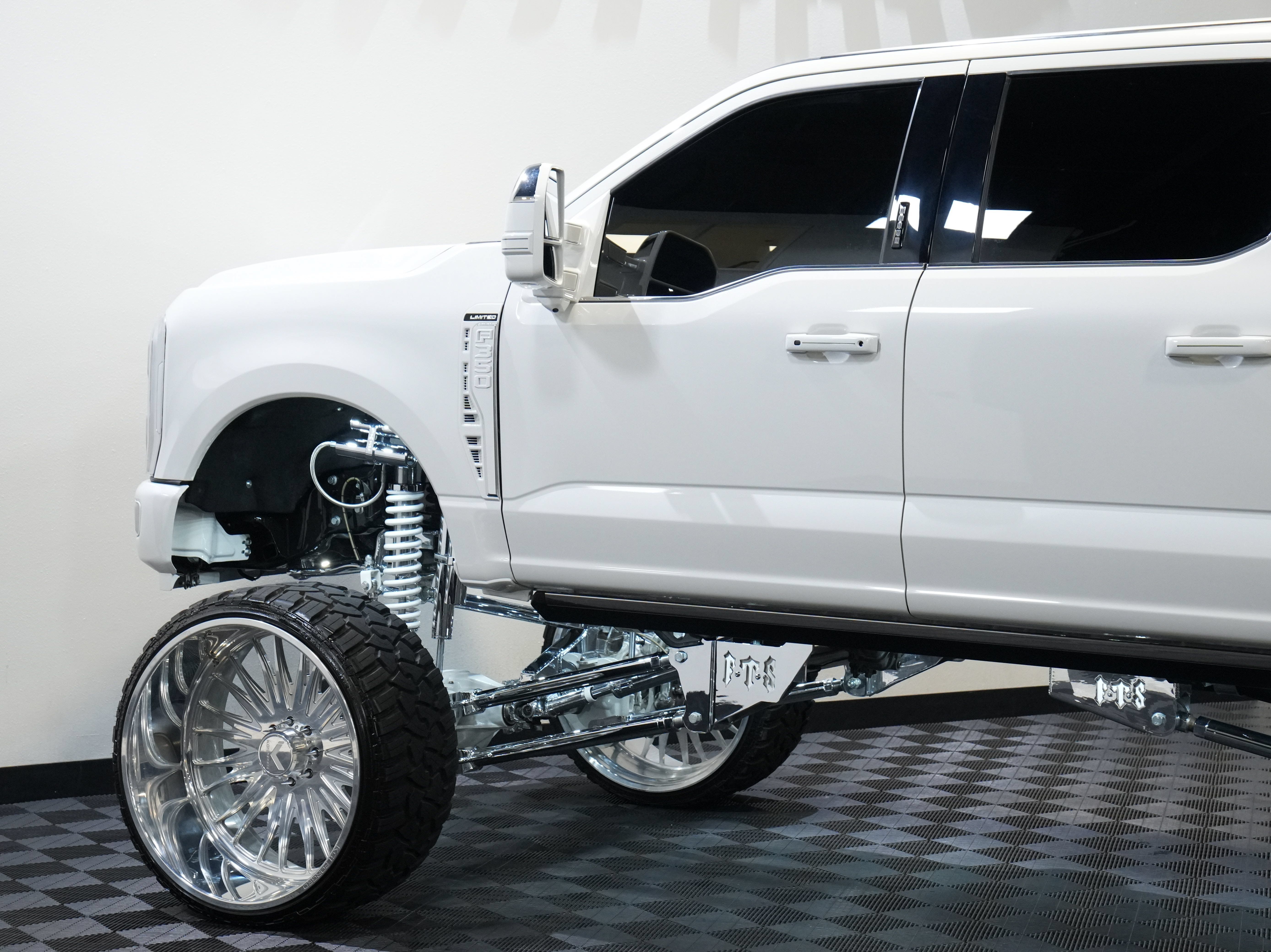 Used 2024 Ford F350 Limited AWD/4WD image 27
