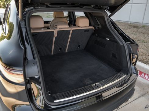 Used 2019 Porsche Cayenne AWD/4WD image 78