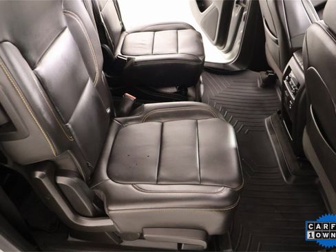 Used 2021 Chevrolet Traverse RS image 15