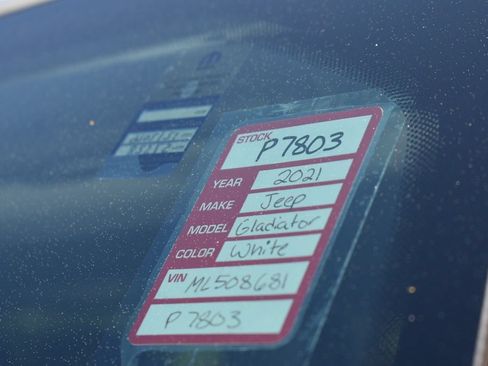 Used 2021 Jeep Gladiator Overland w/ Popular Equipment Package AWD/4WD image 35