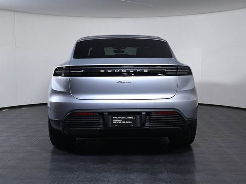 Certified 2025 Porsche Macan Electric RWD image 6