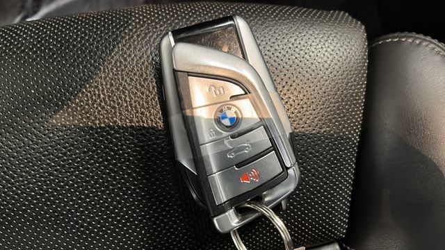 Used 2019 BMW 750i xDrive AWD/4WD image 21