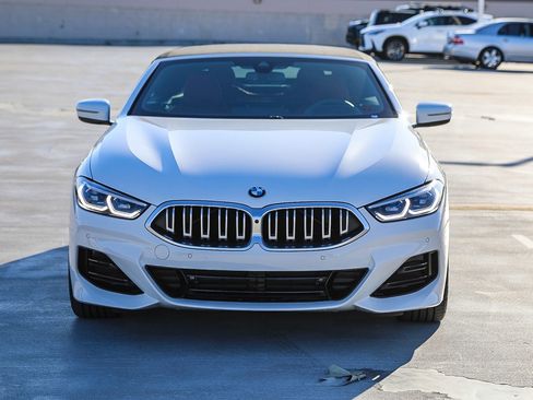 Used 2025 BMW 840i Convertible w/ Comfort Seating Package image 2