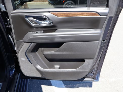 Used 2024 Chevrolet Suburban High Country w/ Advanced Technology Package image 38