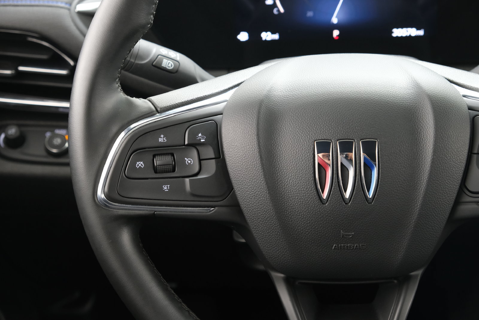 Used 2025 Buick Envista Sport Touring FWD image 12