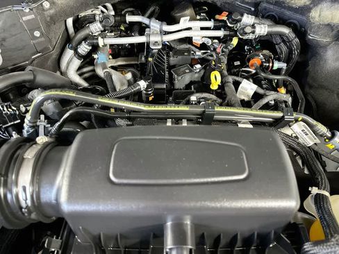 Used 2021 Ford Explorer XLT w/ Equipment Group 202A AWD/4WD image 9