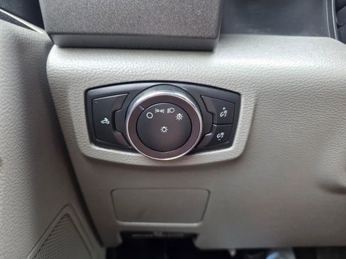 Used 2019 Ford F250 XL w/ Power Equipment Group image 18