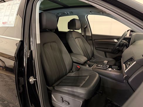 Used 2023 Audi Q5 2.0T Premium w/ Convenience Package image 29