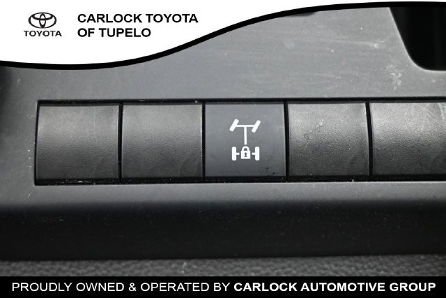 Used 2025 Toyota Tacoma TRD Off-Road AWD/4WD image 39