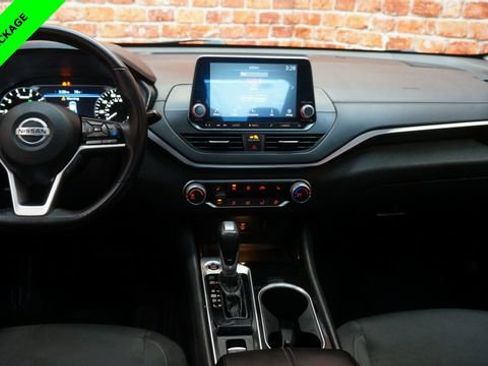 Certified 2021 Nissan Altima 2.5 SV w/ SV Premium Package image 11