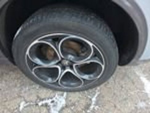 Used 2024 Alfa Romeo Stelvio Ti image 18