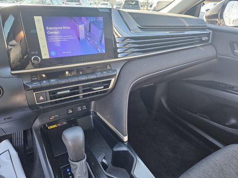 Used 2025 Toyota Camry LE image 21