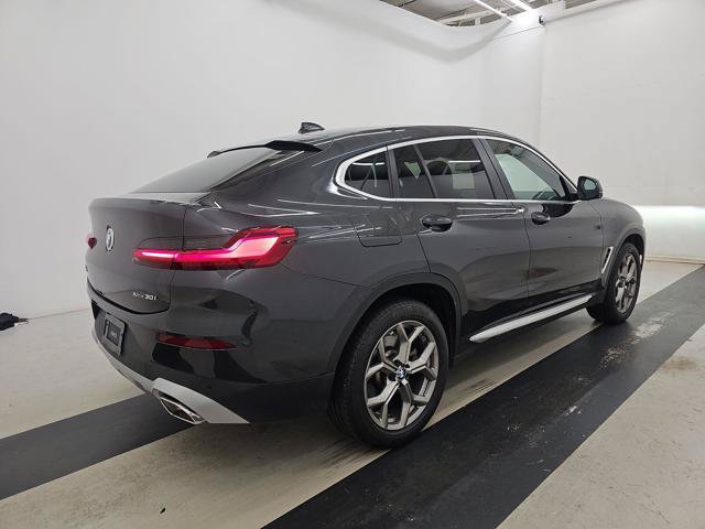 Used 2025 BMW X4 xDrive30i AWD/4WD image 2