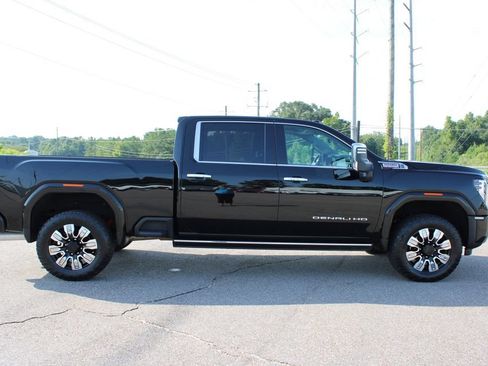Used 2025 GMC Sierra 2500 Denali w/ Denali Reserve Package AWD/4WD image 17