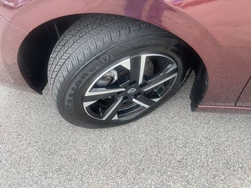Used 2024 Nissan Sentra SV FWD image 13