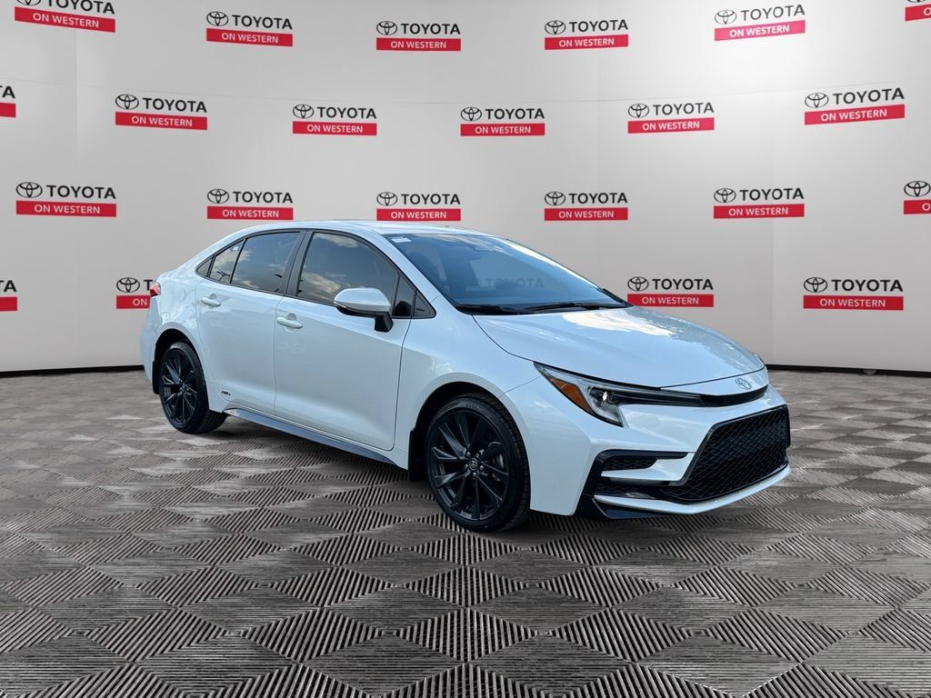 Certified 2026 Toyota Corolla SE AWD/4WD image 3