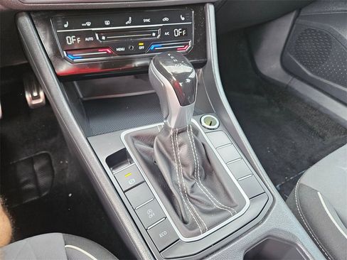 Used 2025 Volkswagen Jetta Sport image 29