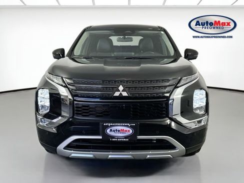 Used 2023 Mitsubishi Outlander SE image 6
