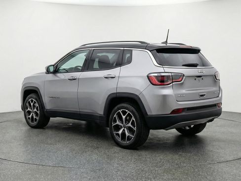 Used 2025 Jeep Compass Limited image 6