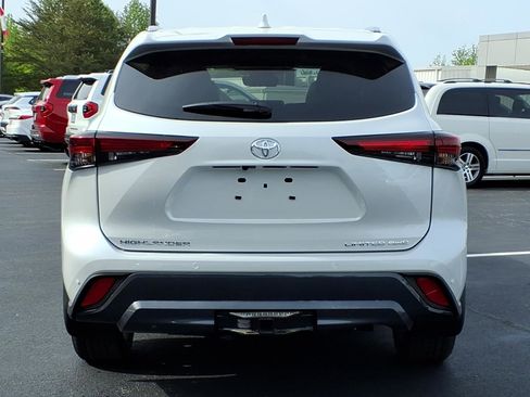 New 2026 Toyota Highlander Limited image 5