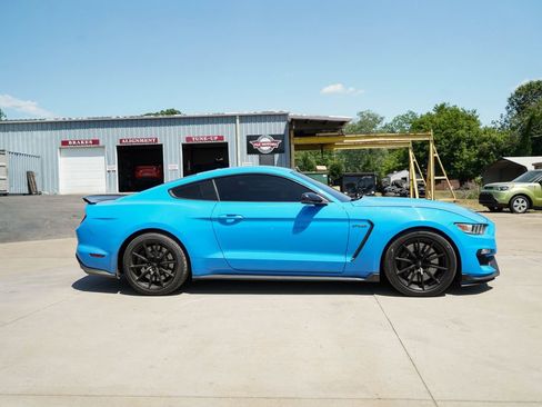 Used 2017 Ford Mustang Shelby GT350 RWD image 3