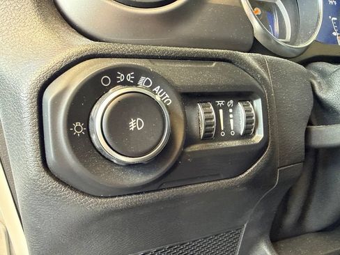 Used 2020 Jeep Wrangler Unlimited Sport S AWD/4WD image 16