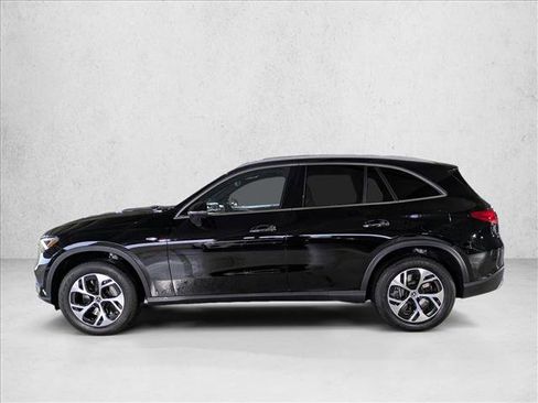Used 2025 Mercedes-Benz GLC 350e 4MATIC image 9