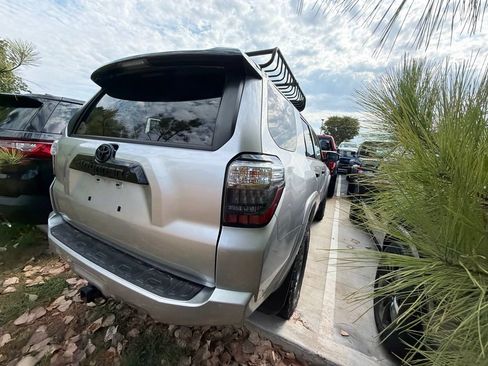 Used 2021 Toyota 4Runner Venture w/ Moonroof Package AWD/4WD image 3
