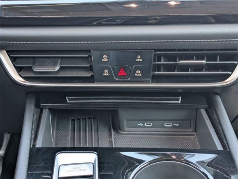 Used 2025 Volkswagen Atlas SE image 25