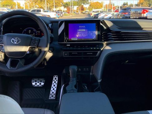 New 2026 Toyota Camry SE image 5