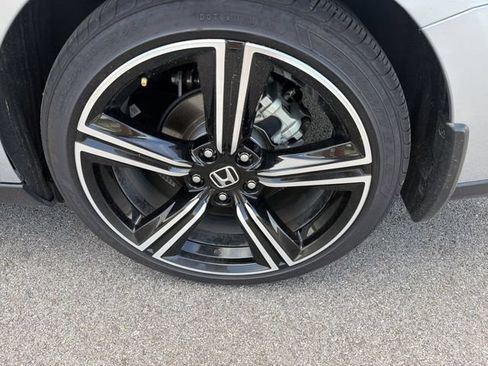 Used 2025 Honda Accord Sport image 19