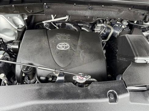 Used 2018 Toyota Highlander Plus image 22