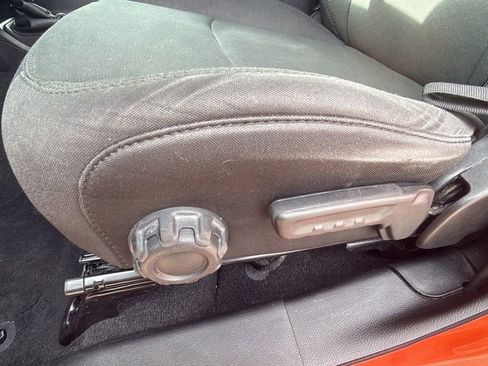 Used 2019 Jeep Wrangler Unlimited Sahara w/ Uconnect 4C Nav & Sound Group image 11