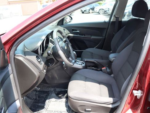 Used 2016 Chevrolet Cruze LT FWD image 17