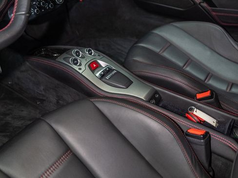 Used 2011 Ferrari 458 Italia Coupe RWD image 72