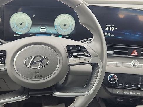 Certified 2023 Hyundai Elantra SEL w/ Convenience Package FWD image 15