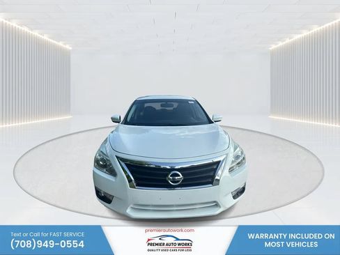 Used 2015 Nissan Altima 2.5 SV w/ Convenience Package FWD image 2