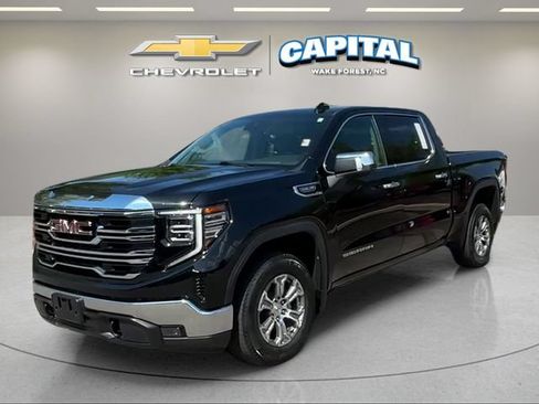 Used 2025 GMC Sierra 1500 SLT RWD image 1