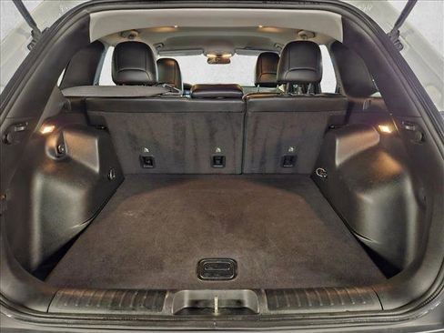 Used 2020 Jeep Cherokee Latitude Plus image 6