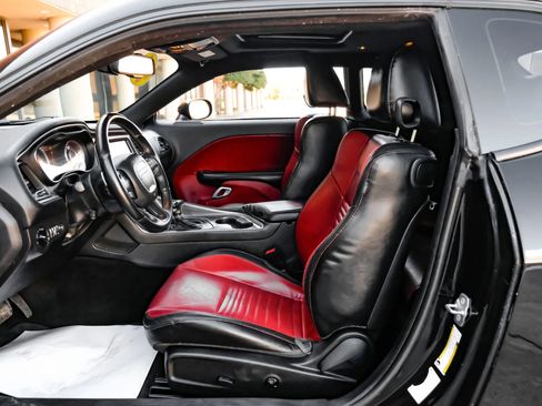 Used 2015 Dodge Challenger R/T Plus image 4