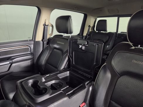 Used 2019 RAM 1500 Laramie AWD/4WD image 22